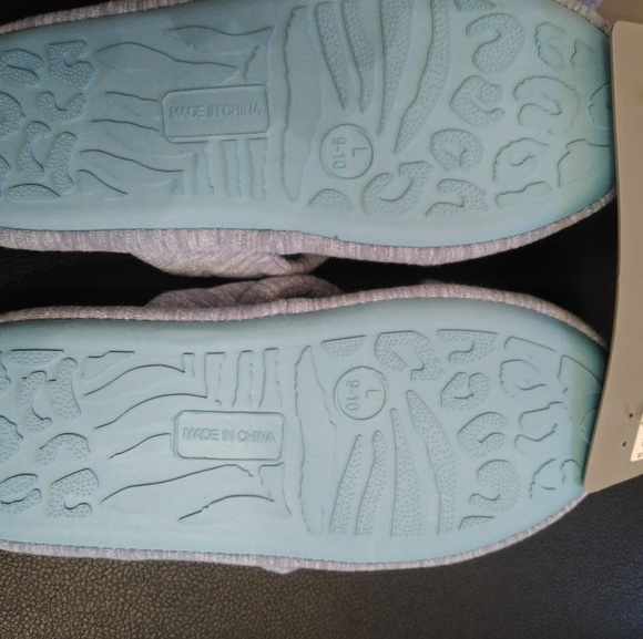 Charter Club memory foam slippers. - Picture 4 of 4